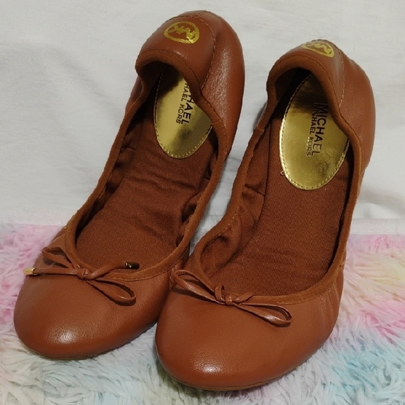 Michael Kors Women's Brown Leather Ballet Flats Sz.8.5 Worn 2x - Picture 1 of 11